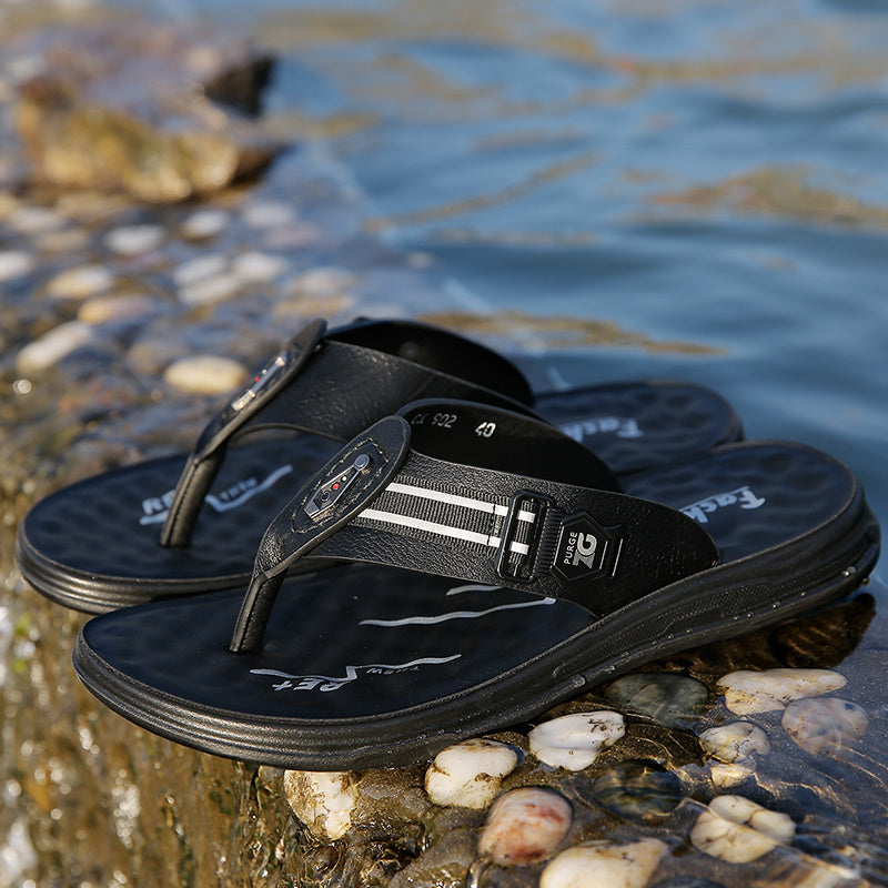 New Trendy Flip-Flops for Home Use, Lazy Slippers, Beach Shoes, Lightweight, Quick-Drying, Odor-Resistant, Wear-Resistant, Comfortable, Soft-Soled Casual Shoes for Men. Summer Outdoor Fashionable And Versatile Home And Bathroom Non-Slip Slippers, 2pcs